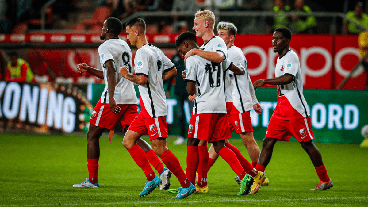 爱游戏在线入口 -夏洛特黄蜂迎荷甲关键赛；今晨主帅复盘；管理层满意；年轻球员得到机会 